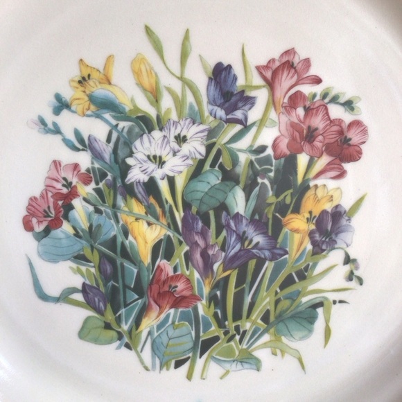 Vintage Artist Signed Floral Ceramic Accent Plate - Picture 2 of 6
